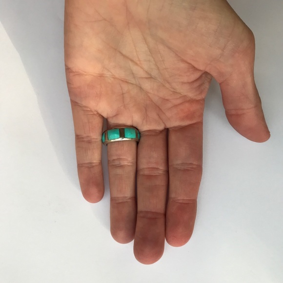 Sterling Silver & Turquoise Ring - Picture 6 of 6